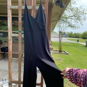 black jumpsuit wide leg